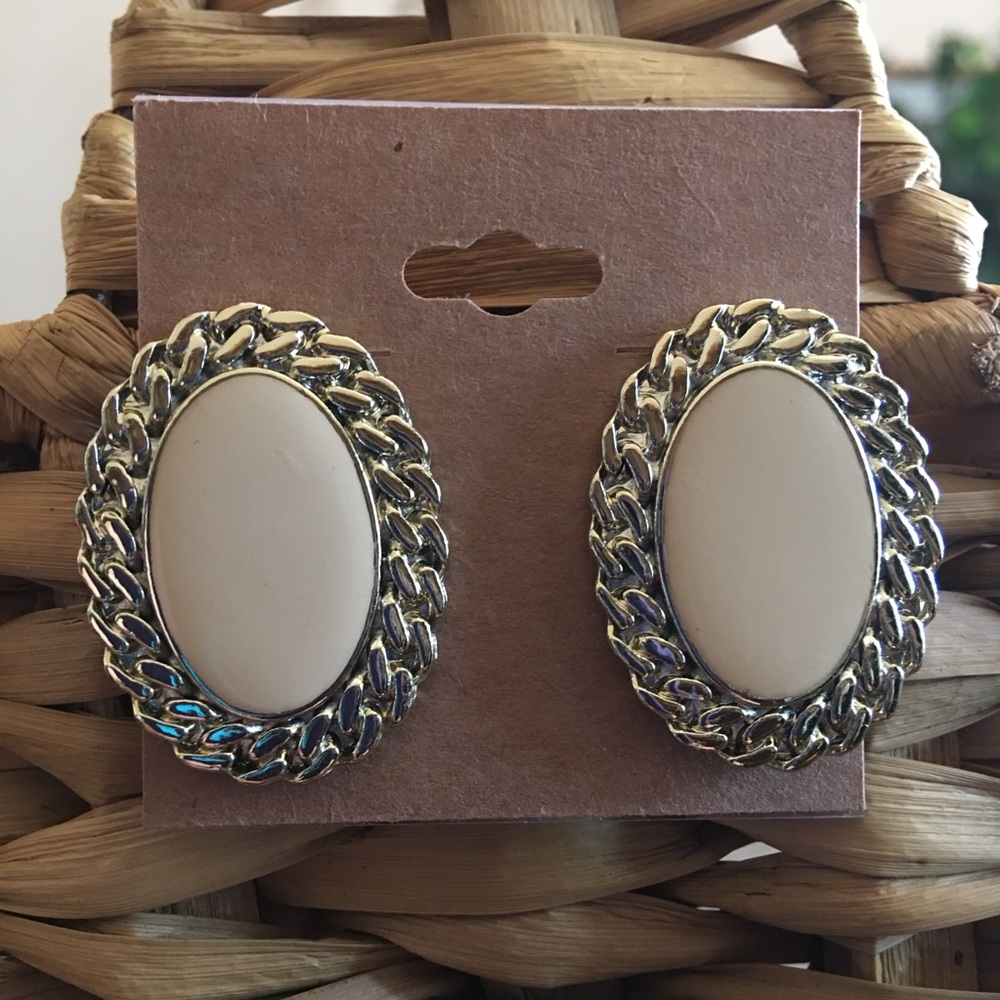 Vintage cream enamel gold chain border earrings